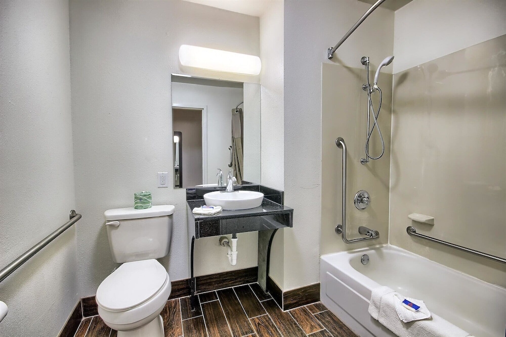 Motel6 Columbus, OH - West 54/58
