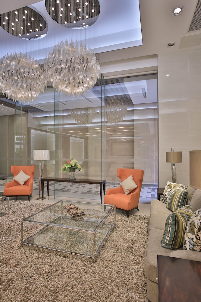 Valero Grand Suite By Swiss-Belhotel Makati 7/36