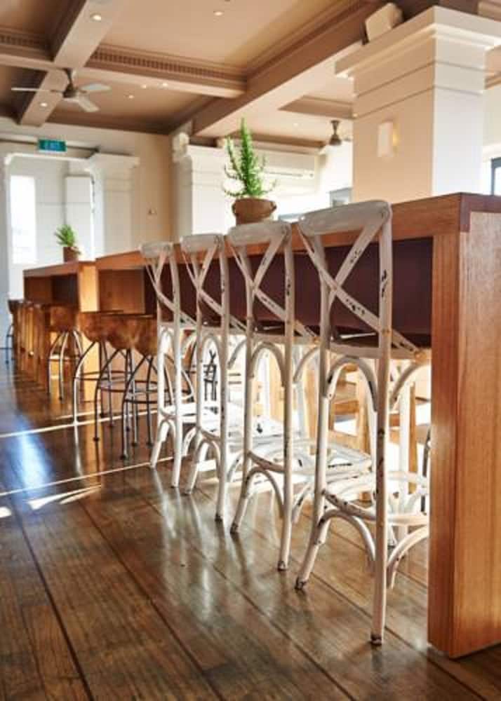Cottesloe Beach Hotel 32/68