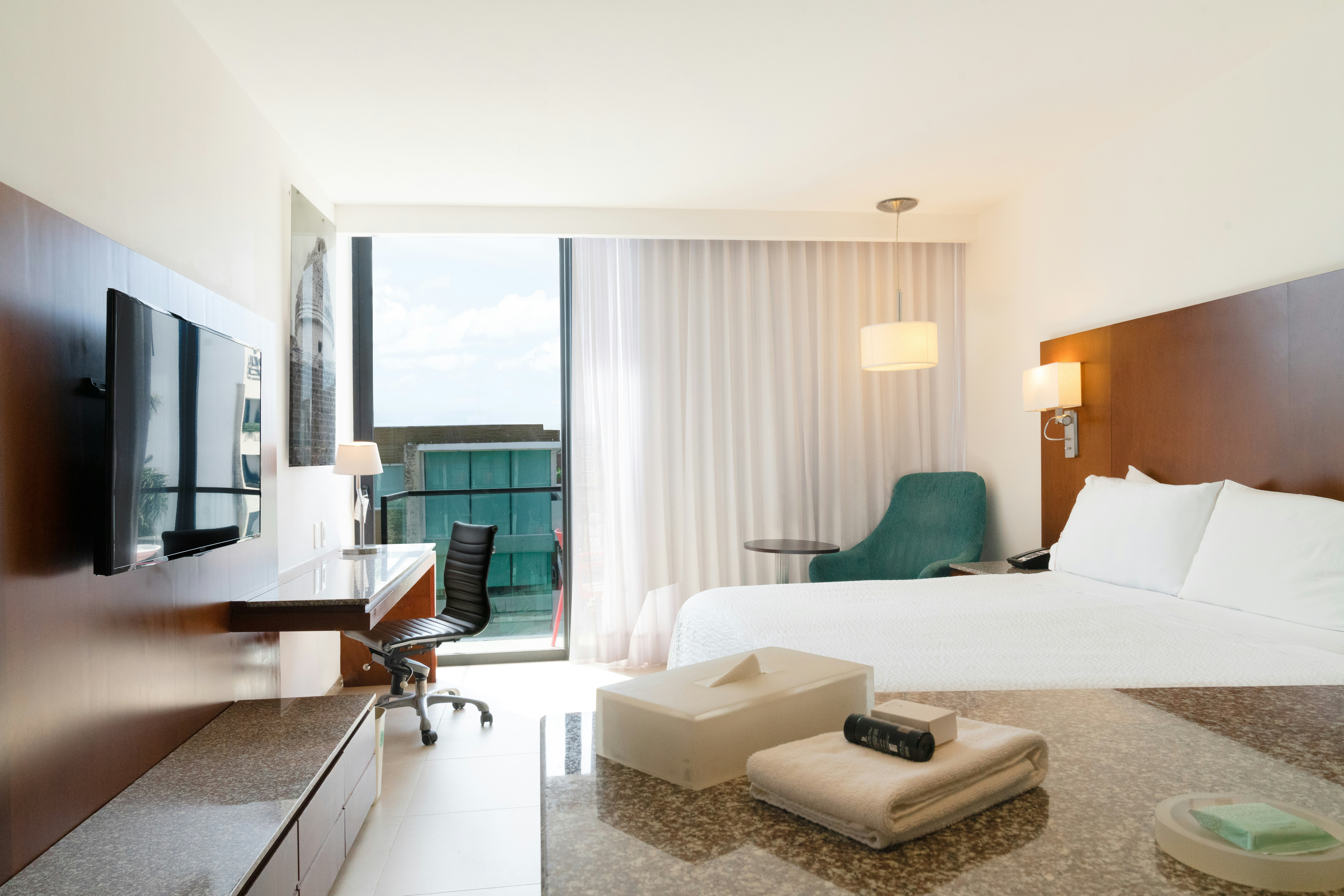 SUPERIOR, KING BED