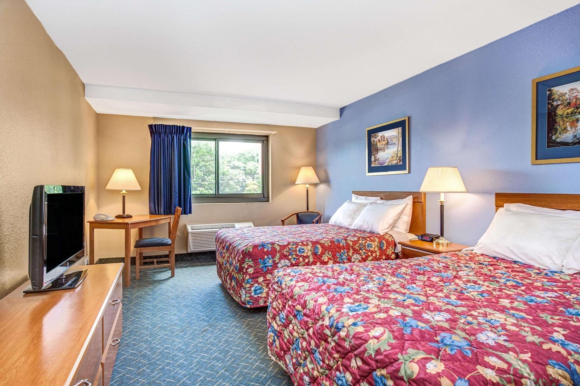 Room, Multiple Beds