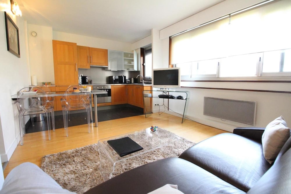 Short Stay Paris Apartments 16/50