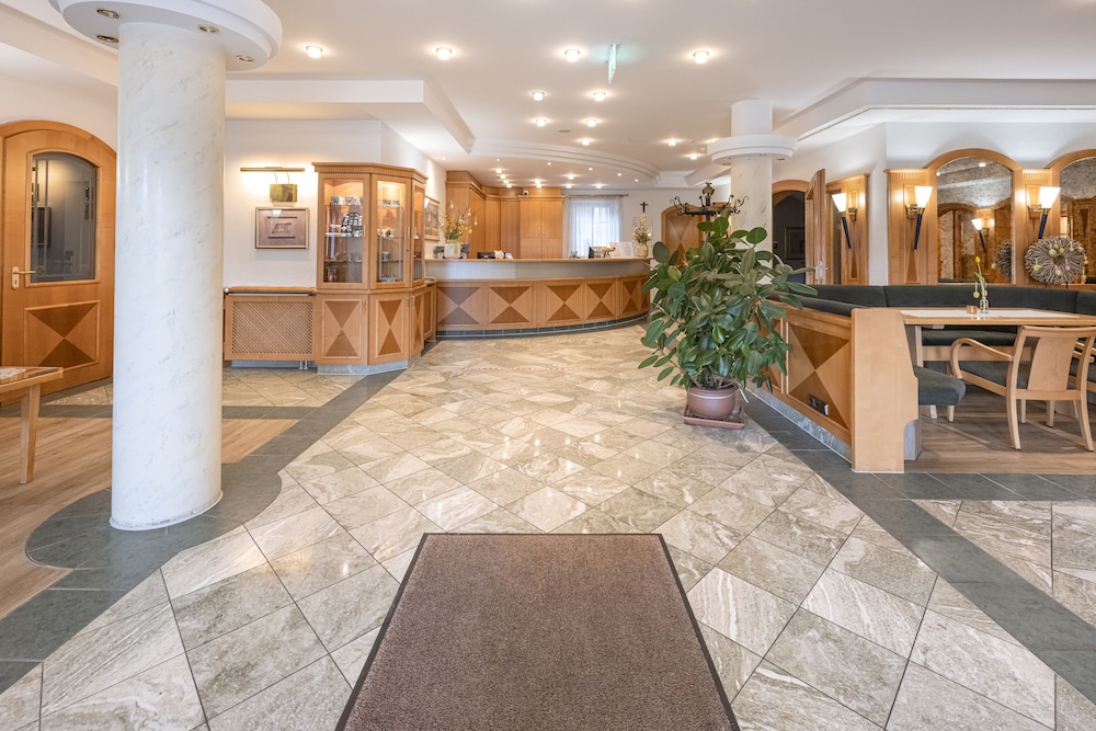 Hotel Neuwirt 5/44