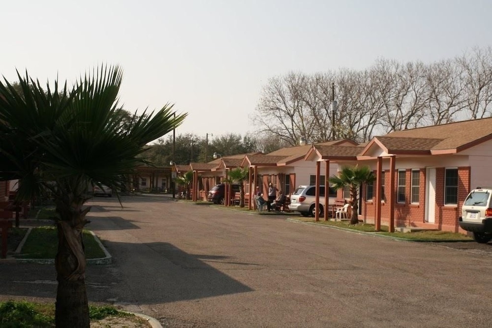 Bayfront Cottages 18/28