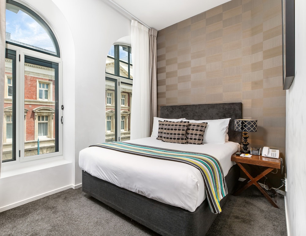 Hotel 115 Christchurch 18/65