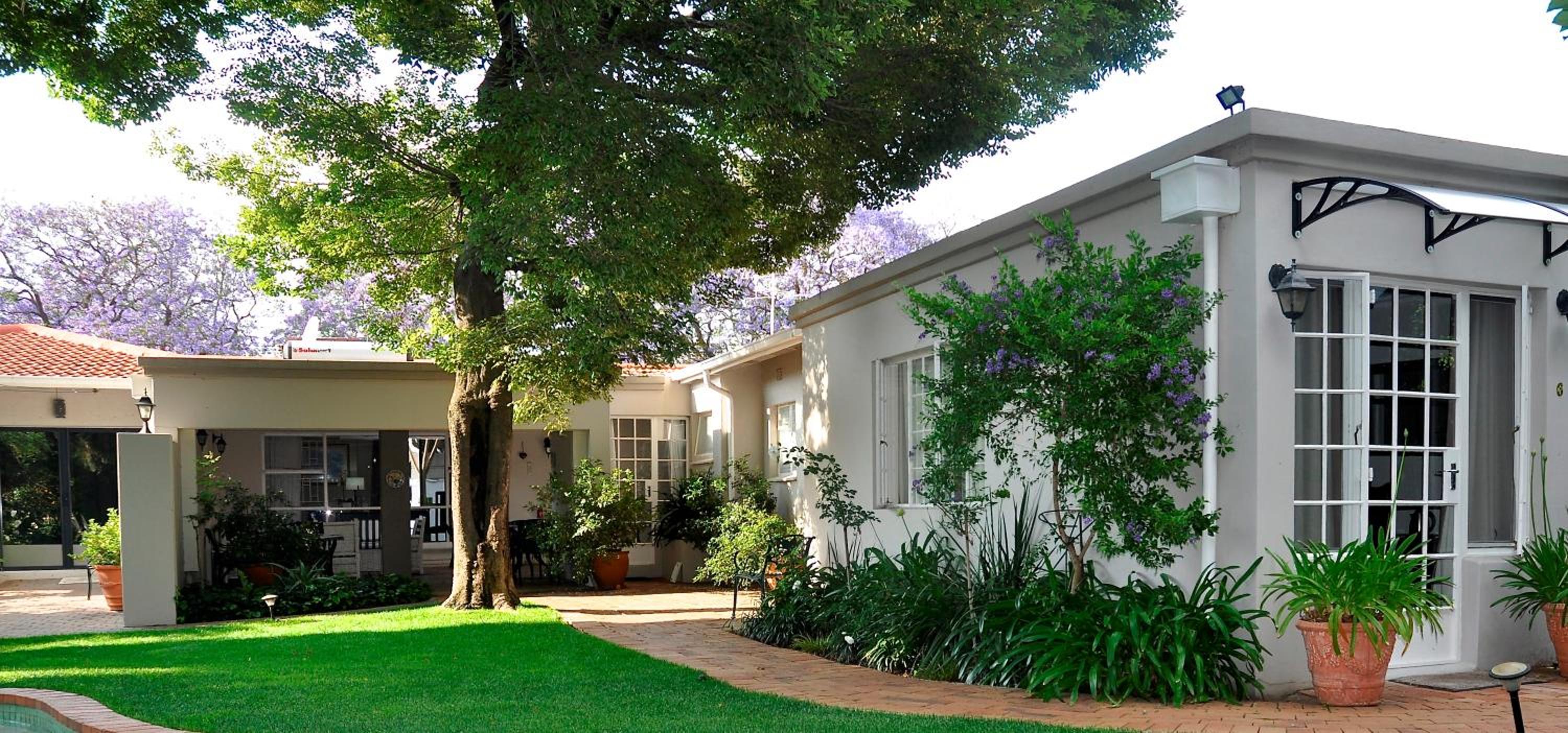 Rosebank Lodge by Claires 1/46