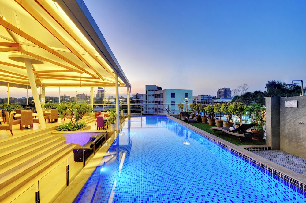 IRIS HOTEL 34/60
