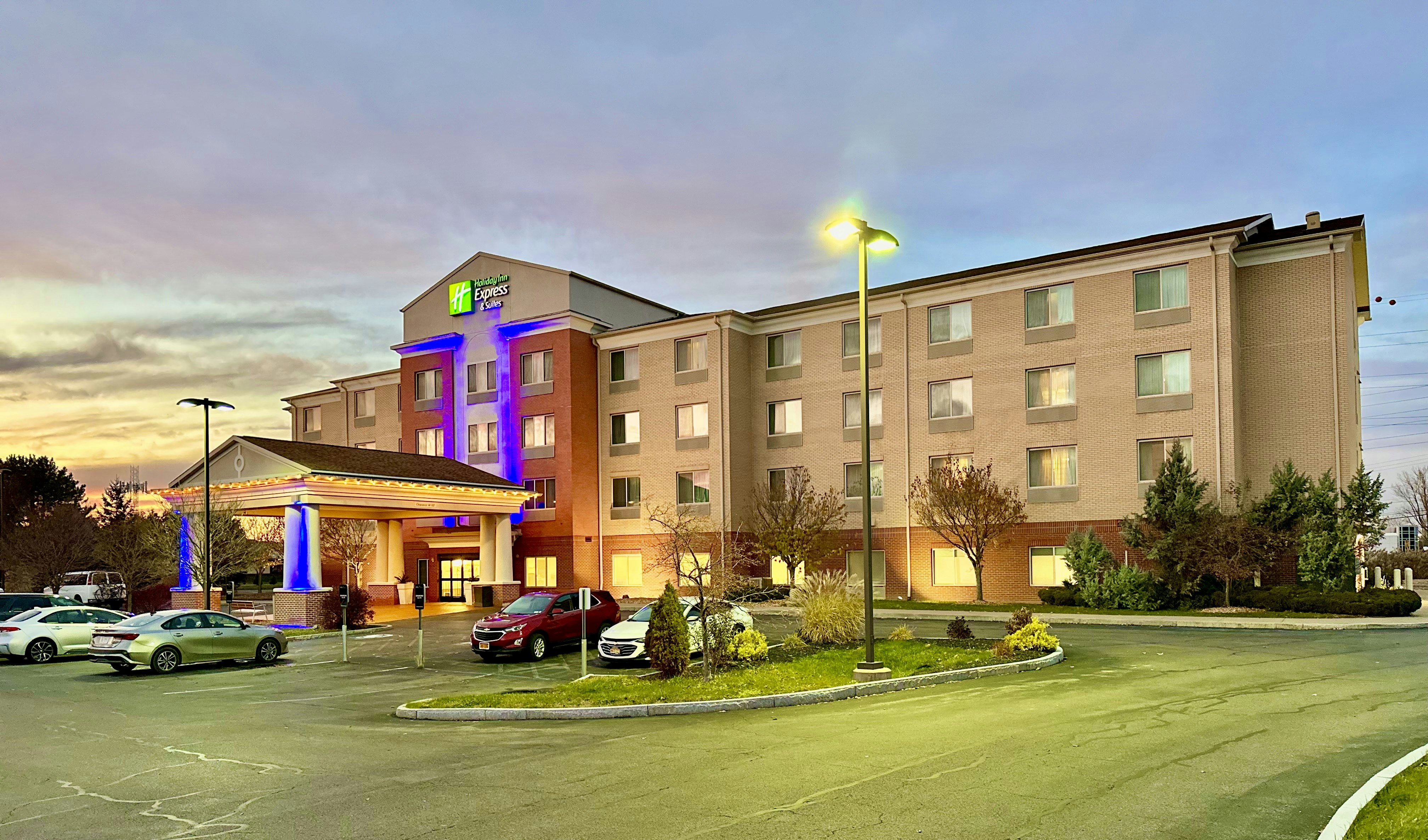 Holiday Inn Express & Suites Dewitt (Syracuse) 56/61