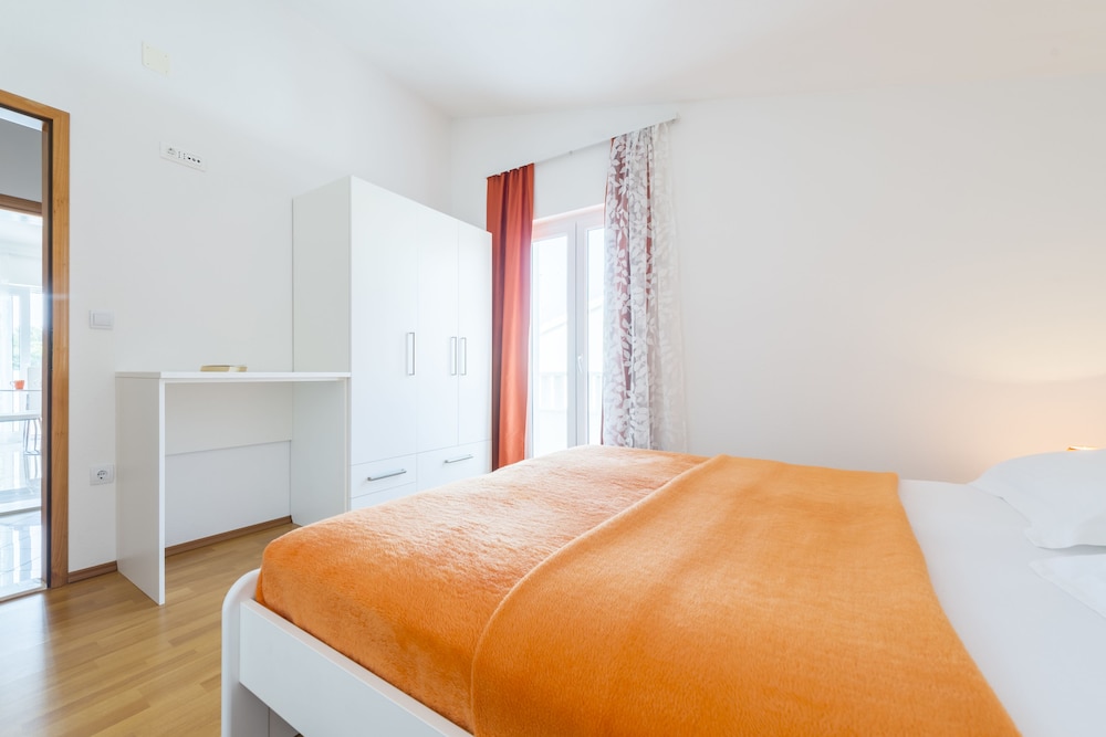 Apartmani Nikolina 10/50