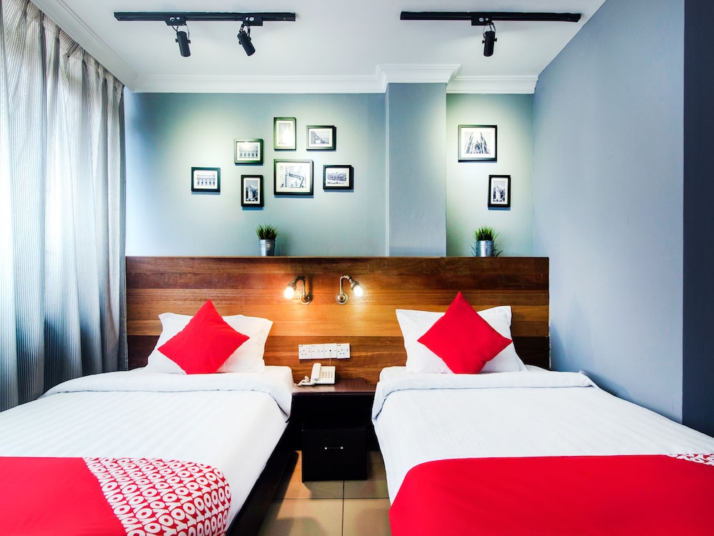 OYO 761 City Hotel 14/19