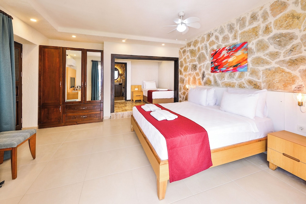 Atalante Hotel 15/50