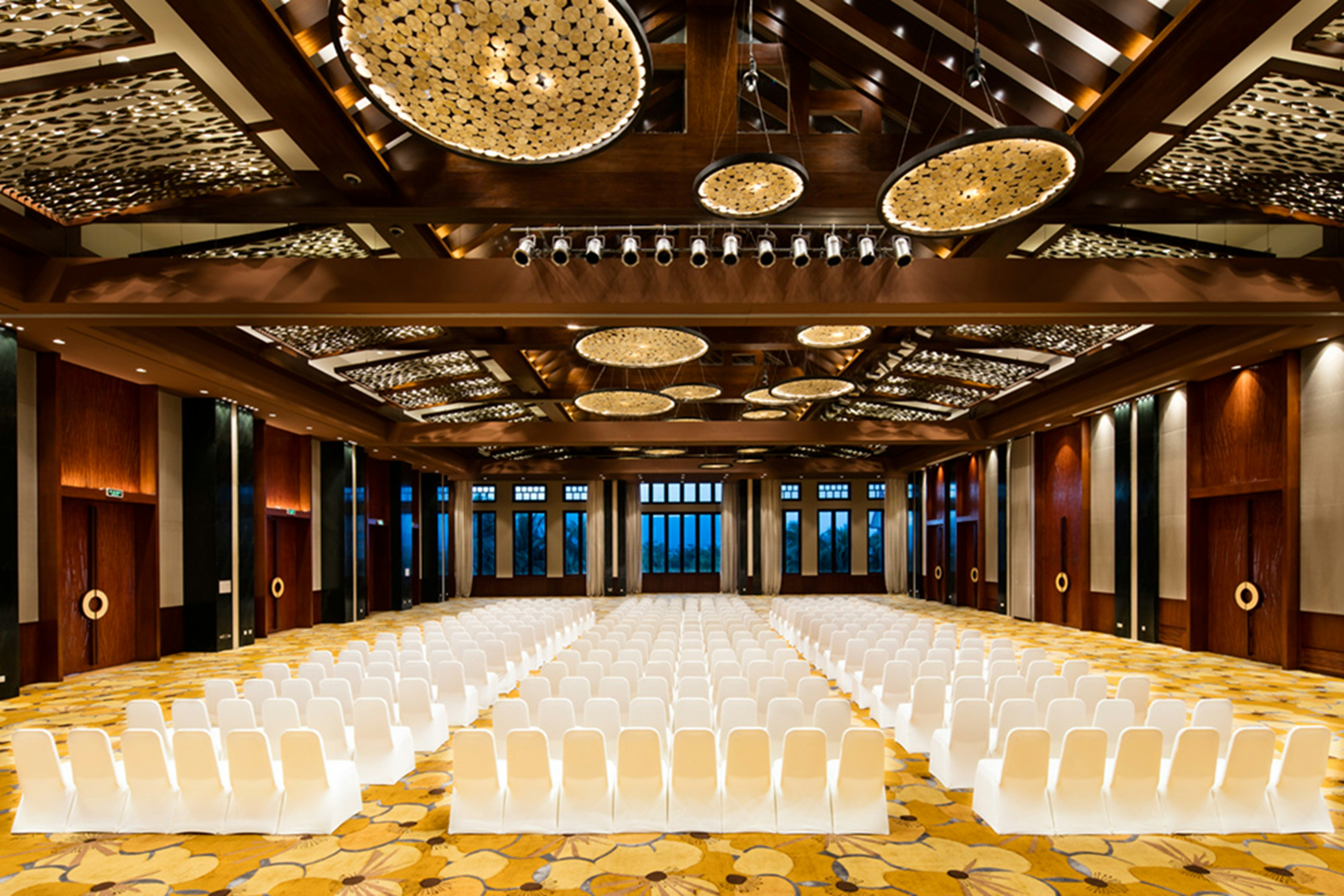 Hilton Sanya Yalong Bay Resort Spa 5/75