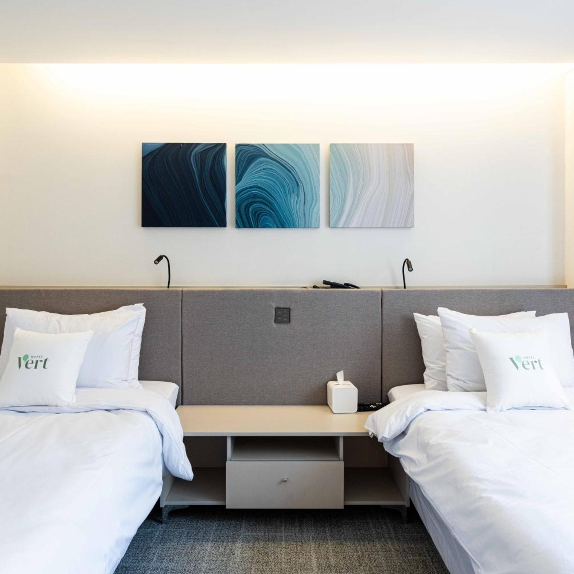 Hotel Vert 12/43