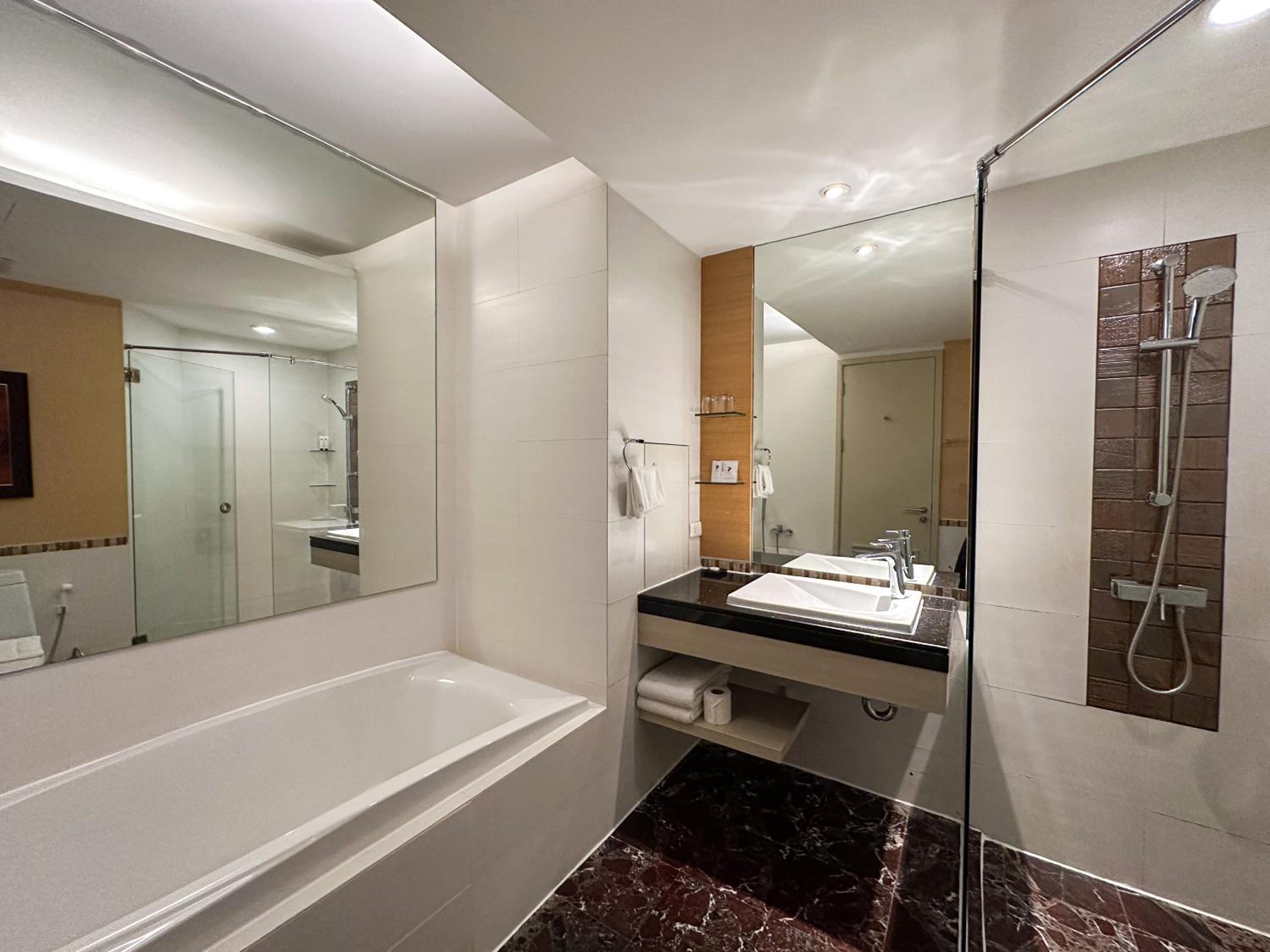 جناح ديلوكس بغرفة نوم واحدة بحوض استحمام، Urbana Sathorn Bangkok, Thailand 4/6