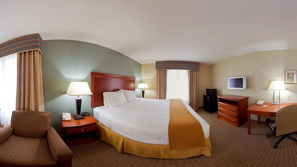 Holiday Inn Express Suites Covington 16/40