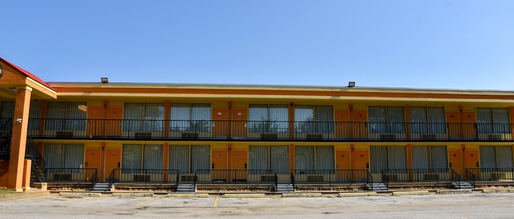 Homeplace Inn 4/51