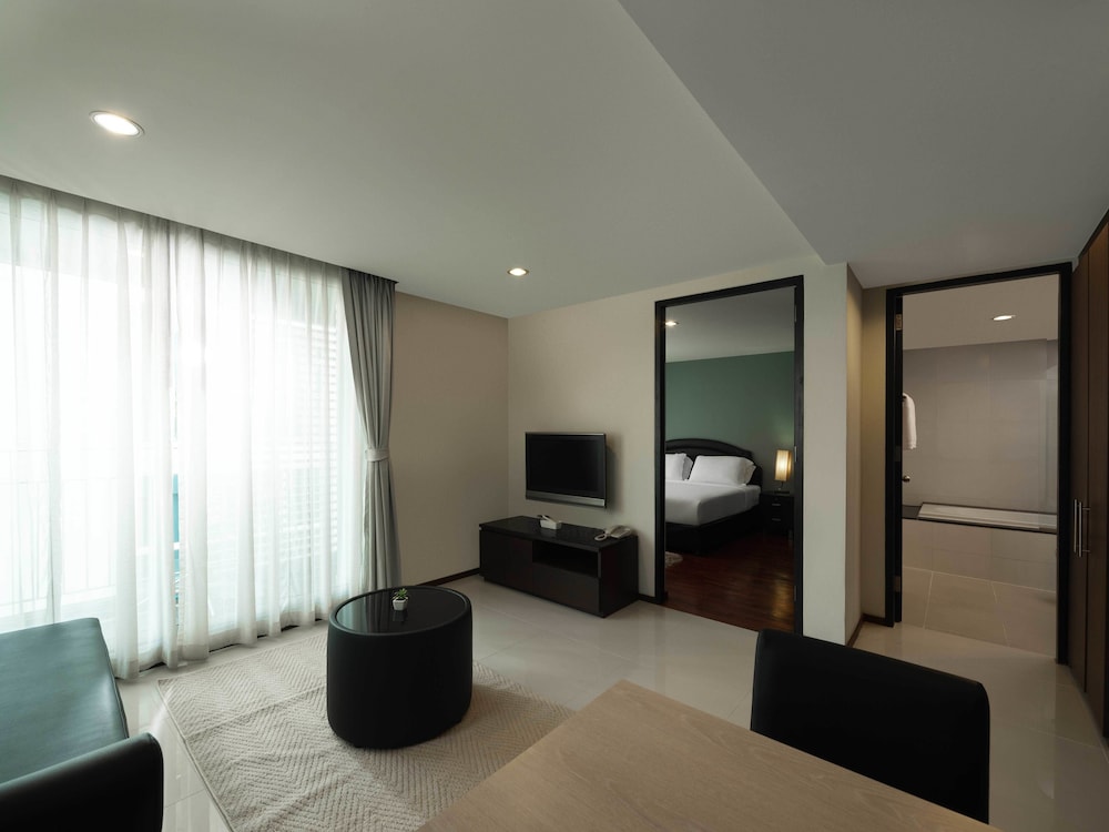 Silom Lofts Hotel 39/47