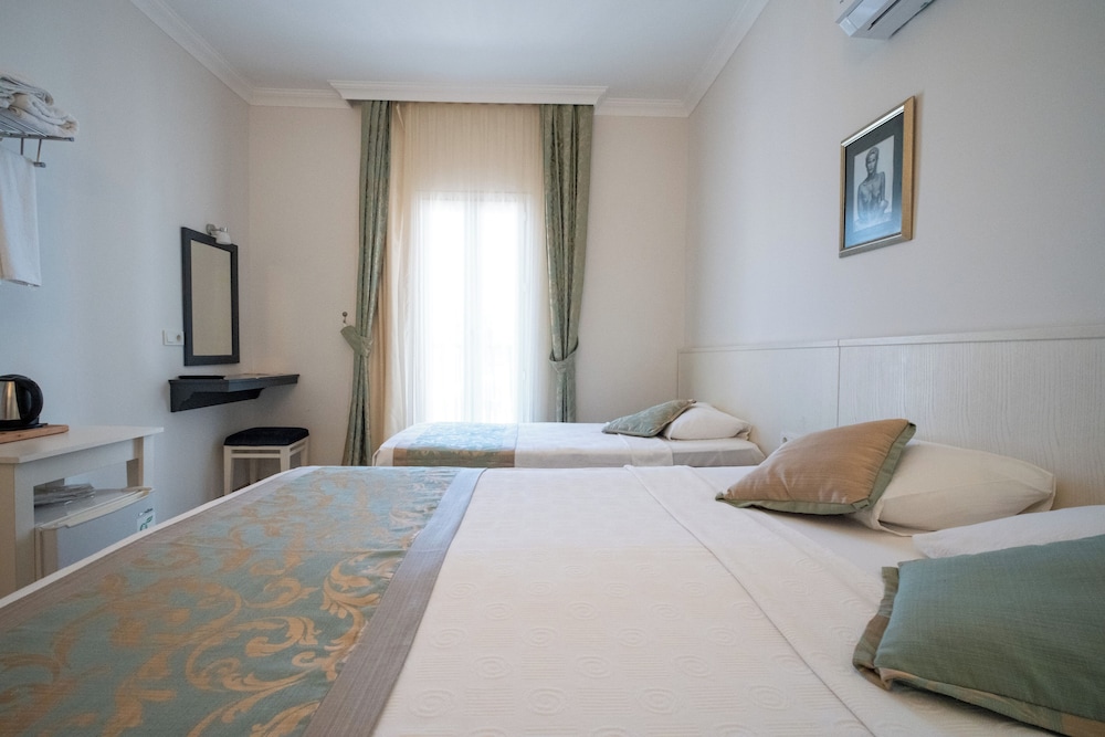 Artemis Hotel 31/69