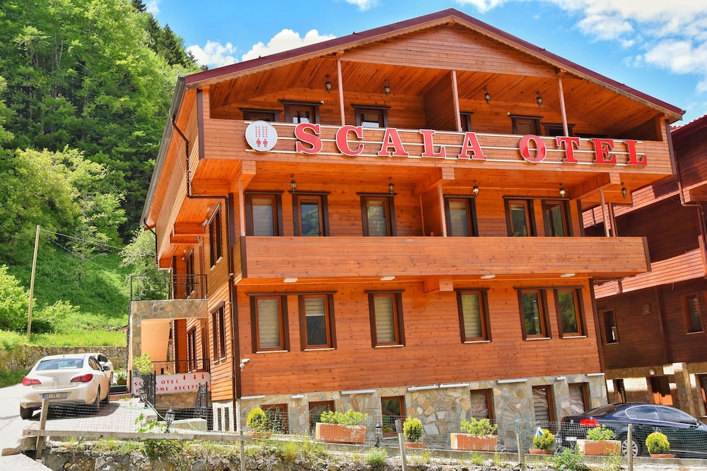 Scala Hotel 2/48