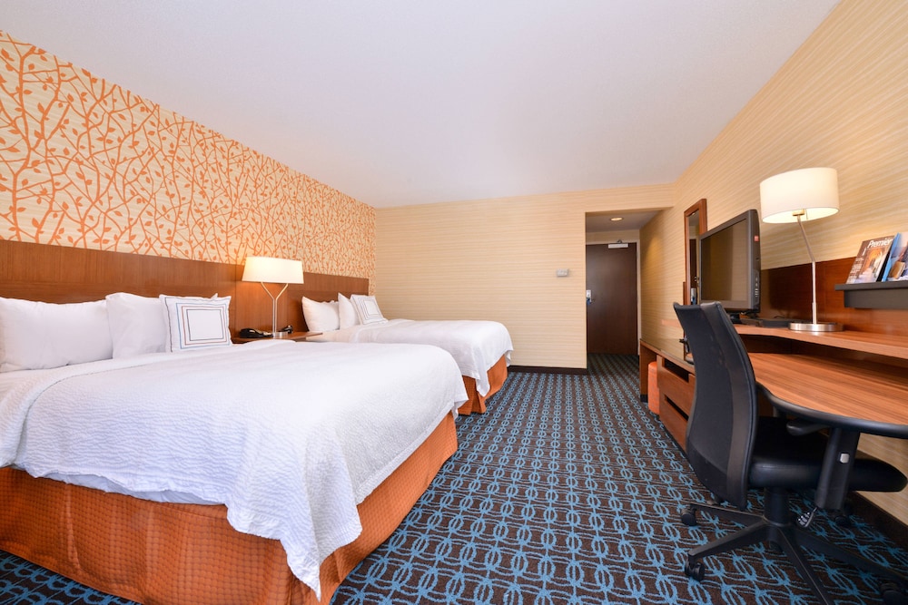 Fairfield Inn Amp Suites By Marriott Rochester West Greece 16/50