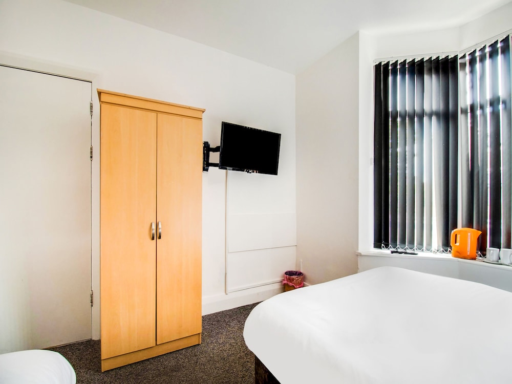 OYO The Longlands Hotel 20/39