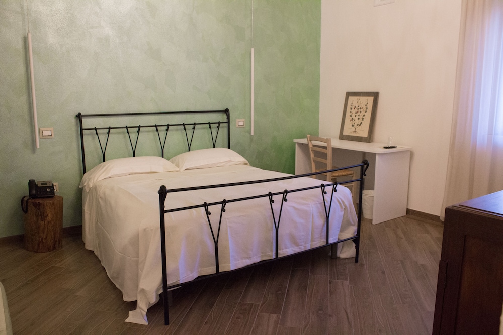 Room, Triple, Double Bed