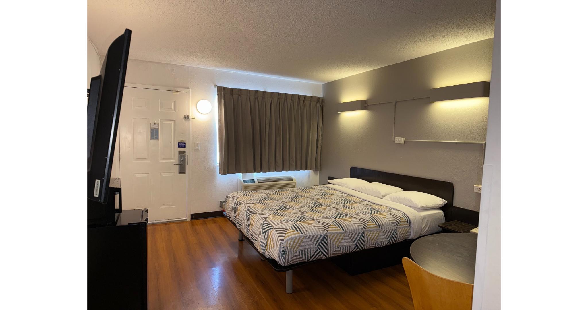 Room, King Bed, Accessible