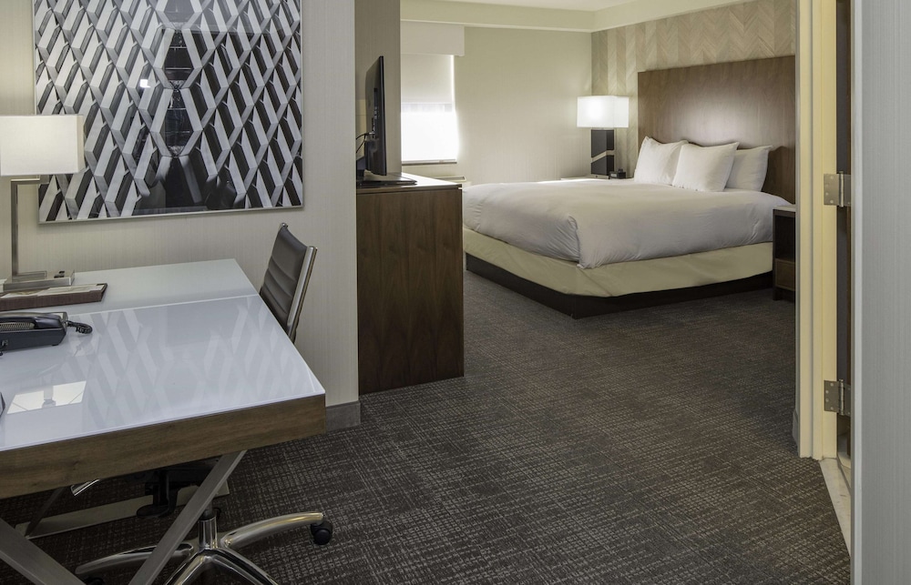 DoubleTree by Hilton Hotel & Suites Pittsburgh Downtown 20/81