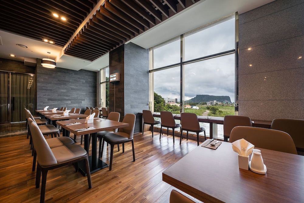 Golden Tulip Jeju Seongsan 47/68