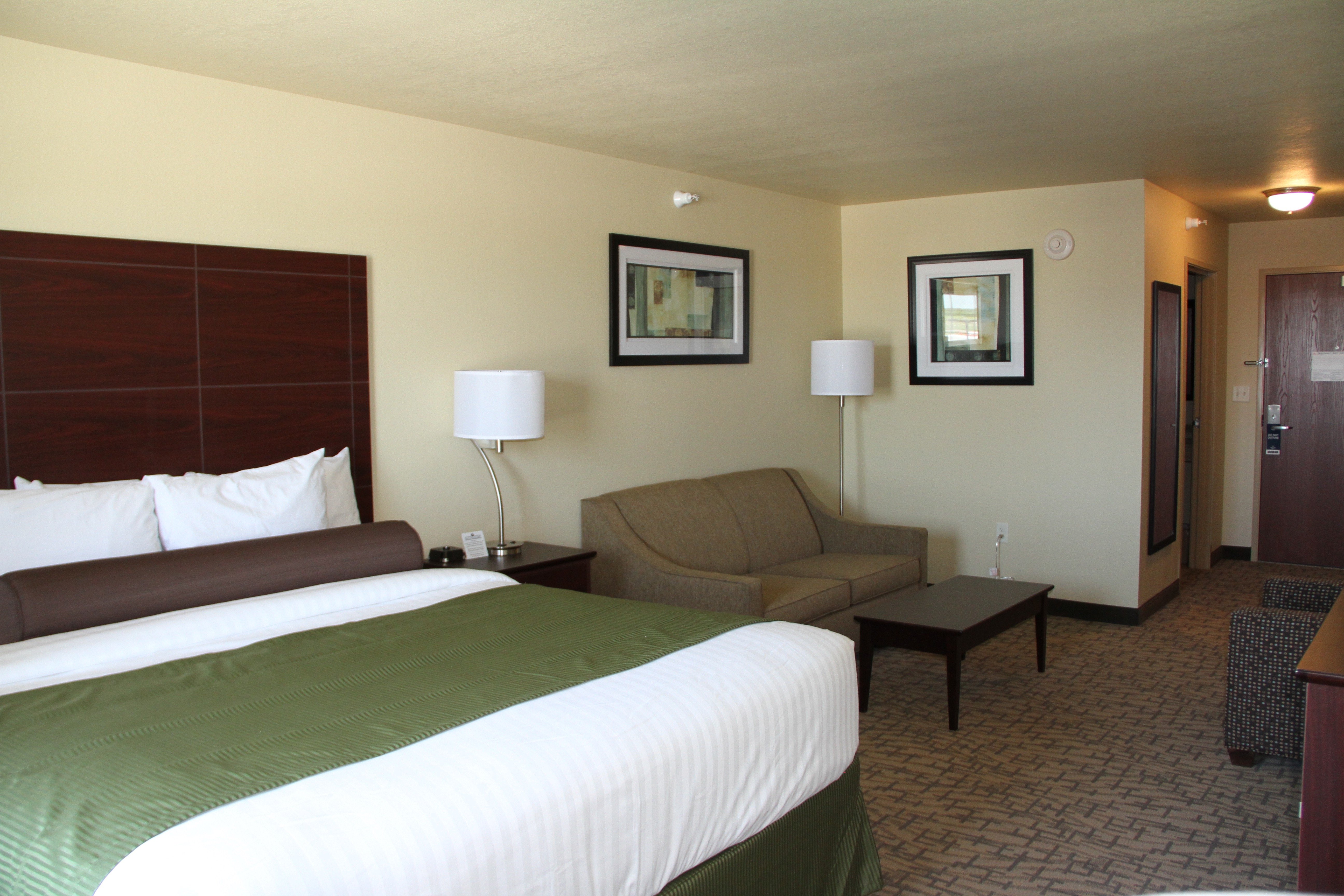 Cobblestone Hotel & Suites - Devils Lake 10/62