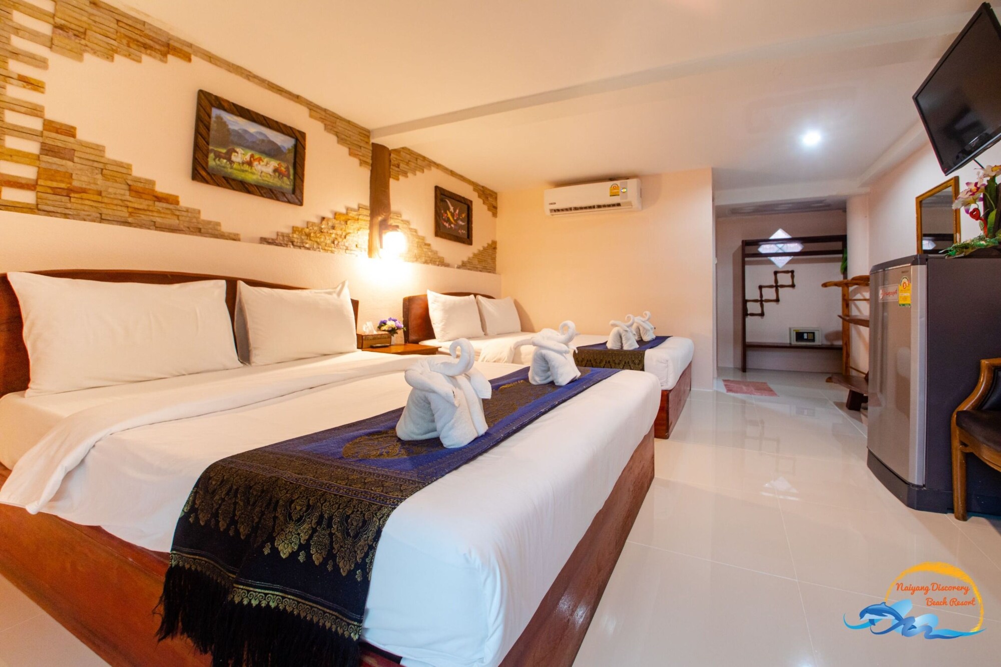 FAMILY, DOUBLE BED