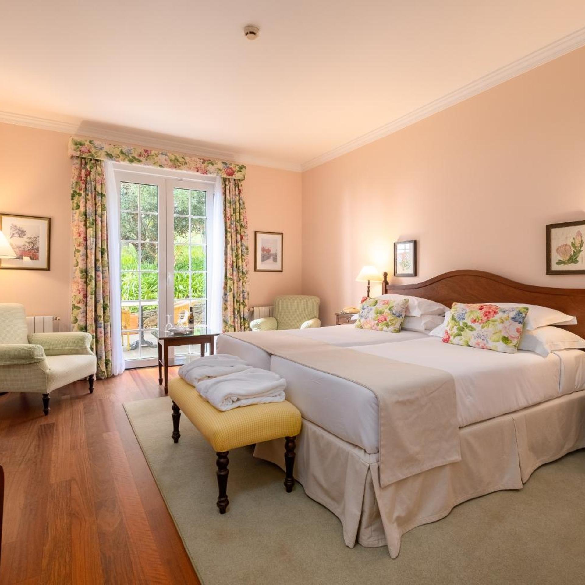 Room, Double or Twin Bed, Golf Wing