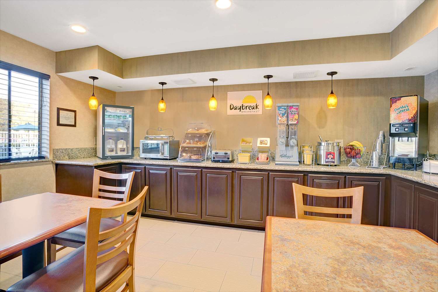 Days Inn by Wyndham Woodland 30/54