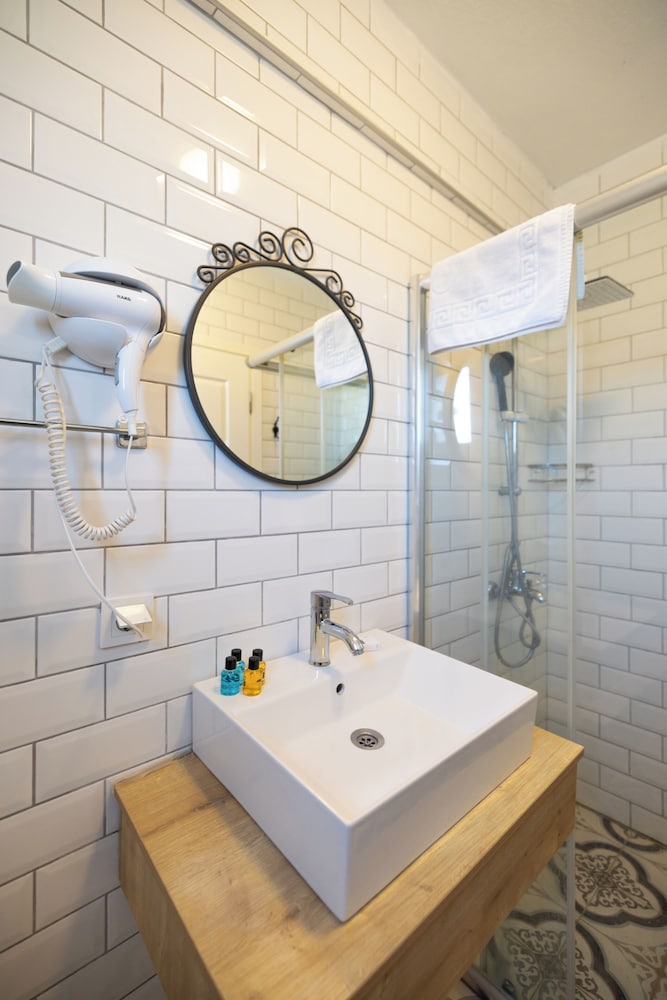 Elvin Butik Hotel 50/50