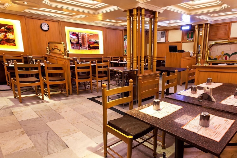 Sree Bharani Hotel 23/27