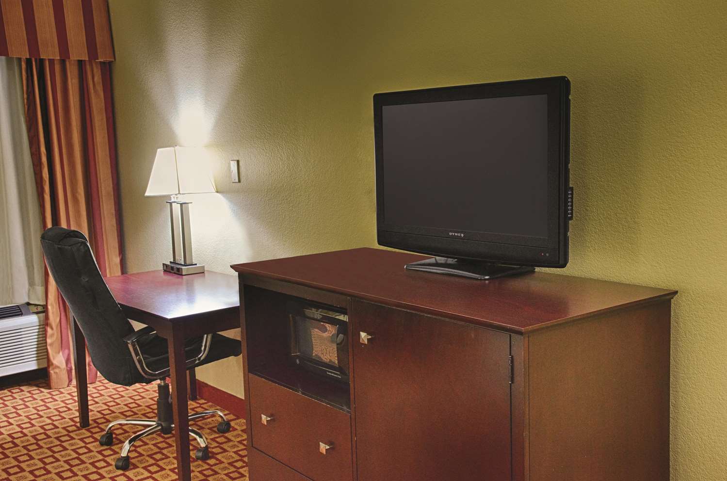 La Quinta Inn & Suites by Wyndham Alice 36/39