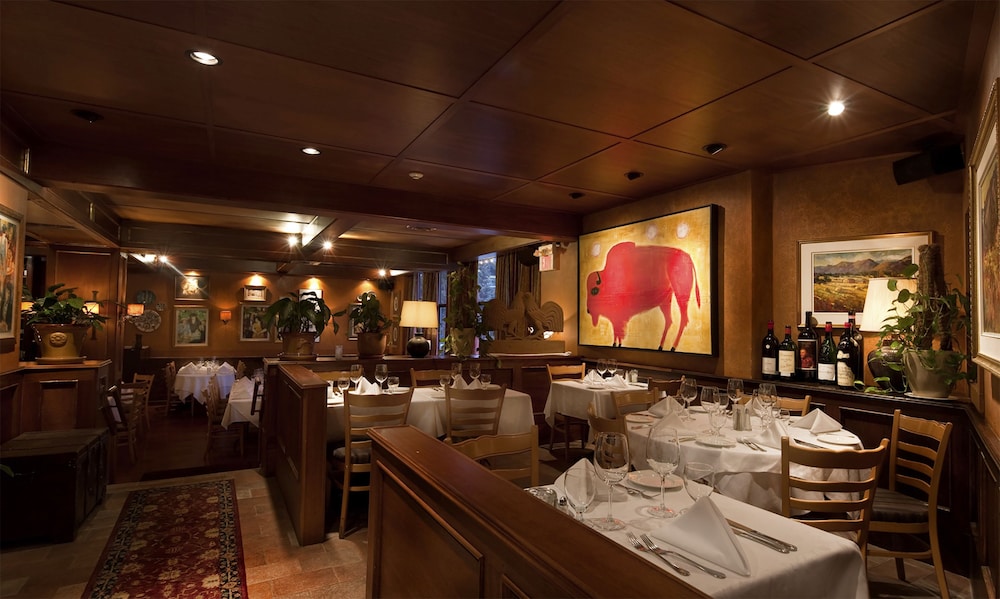 Executive Inn At Whistler Village 45/51
