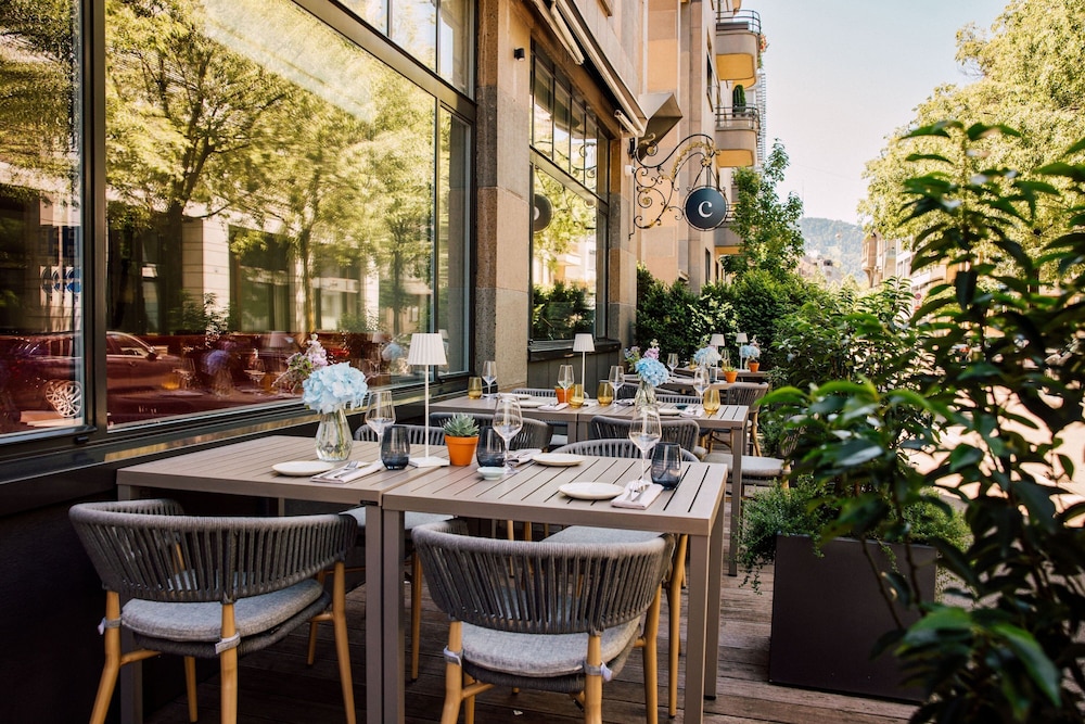 Neues Schloss Privat Hotel Zurich 23/31