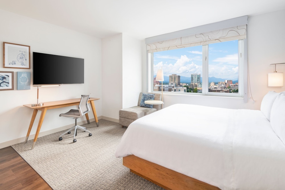 غرفة قياسية بسرير كينج لذوي الإعاقة، Element Asheville Downtown 3/10
