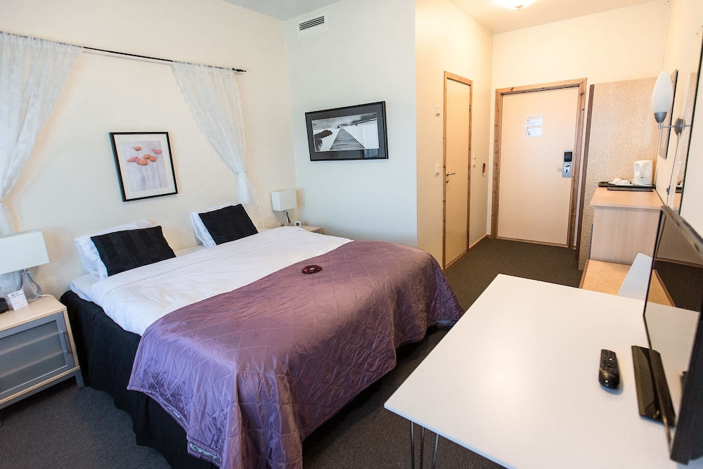 Stav Hotel 21/77