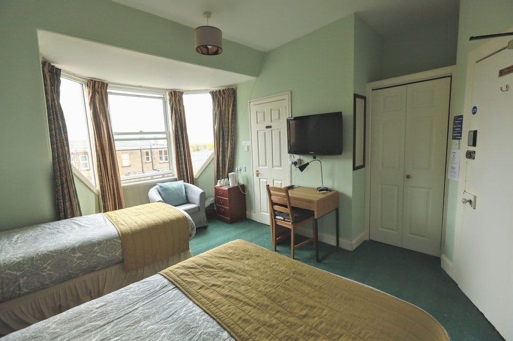 Airdenair Guest House 20/50