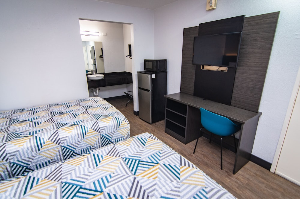 Motel6 Ft. Pierce, FL 40/60
