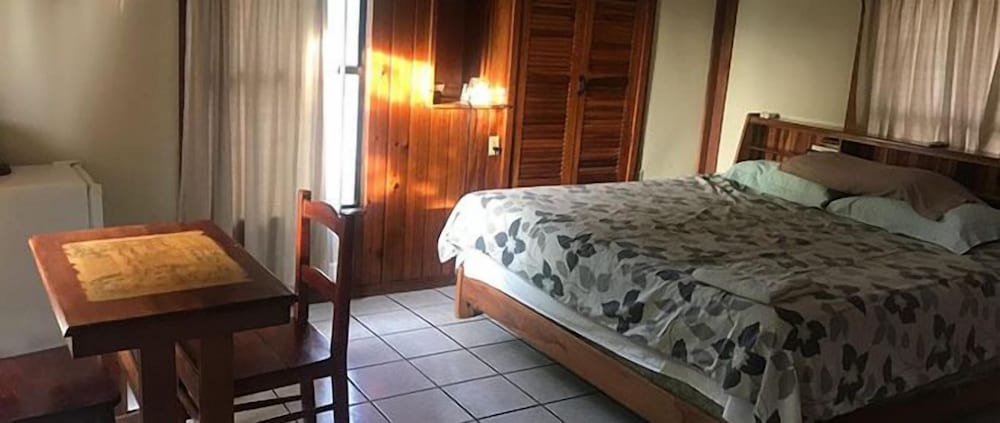 Room, King Bed, Garden View