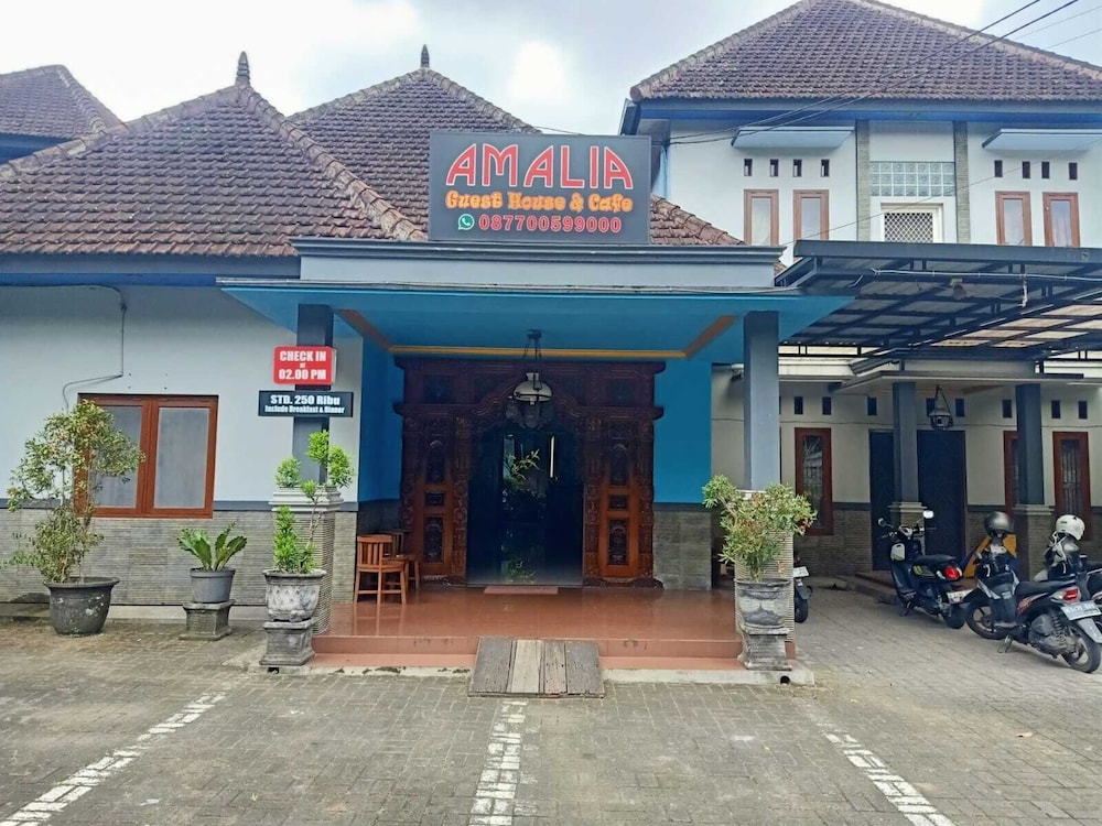 Hotel O Guest House Amalia Malang 50/52