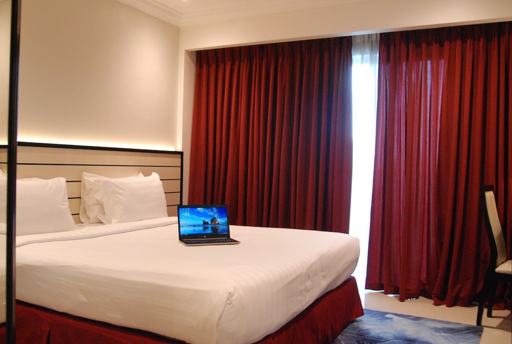 Pacific Palace Hotel 28/67