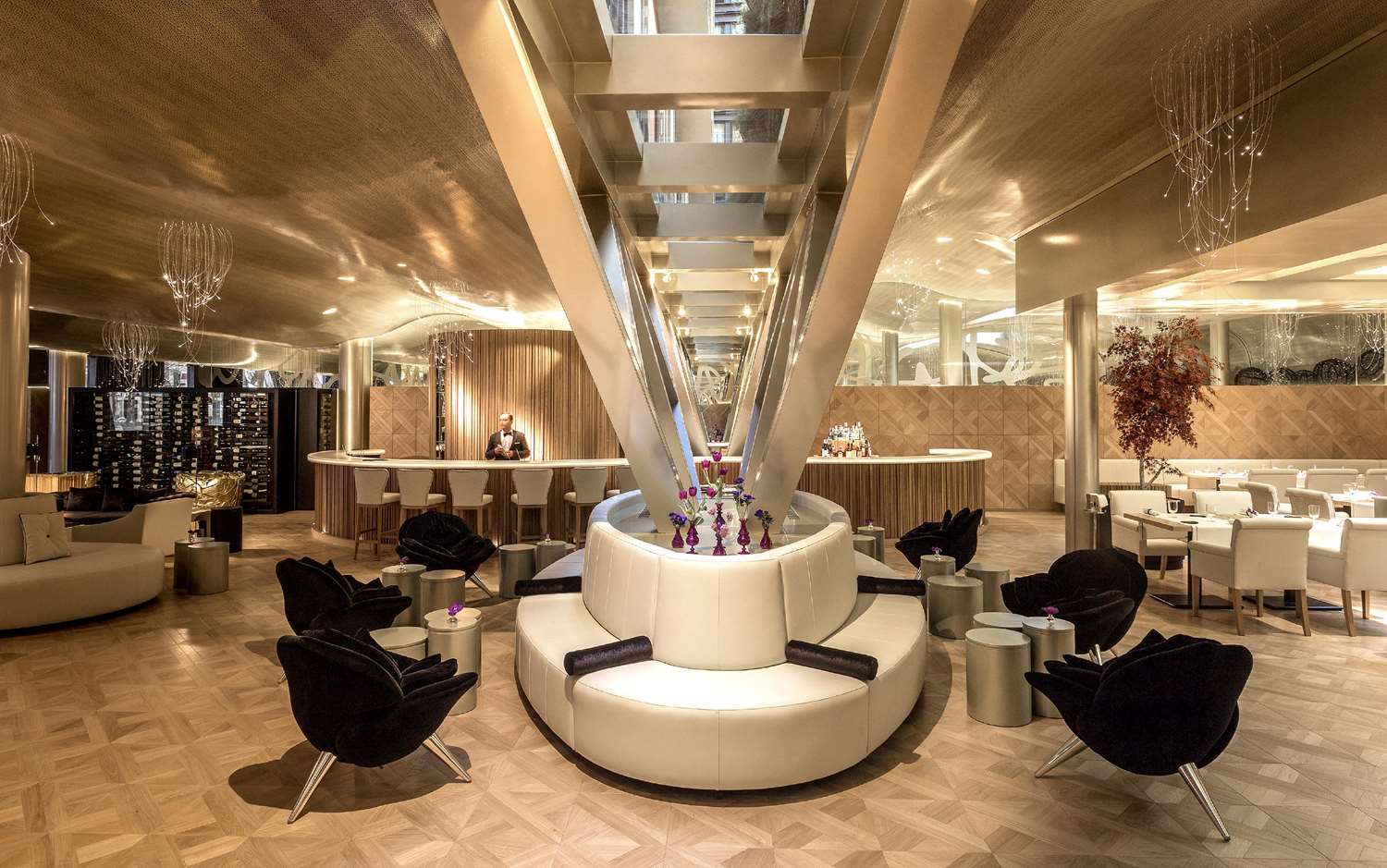 Monument Hotel 40/53
