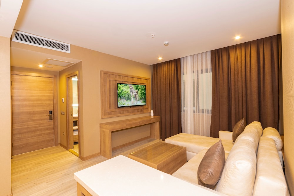38 Hotel 17/64