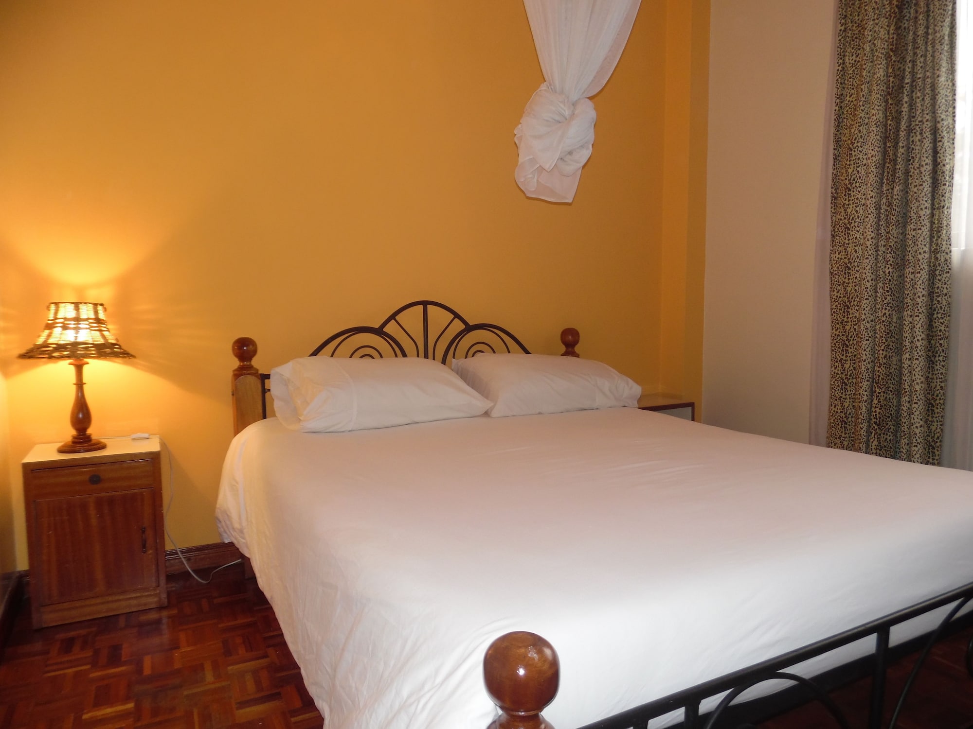 2 BEDROOMS, APARTMENT