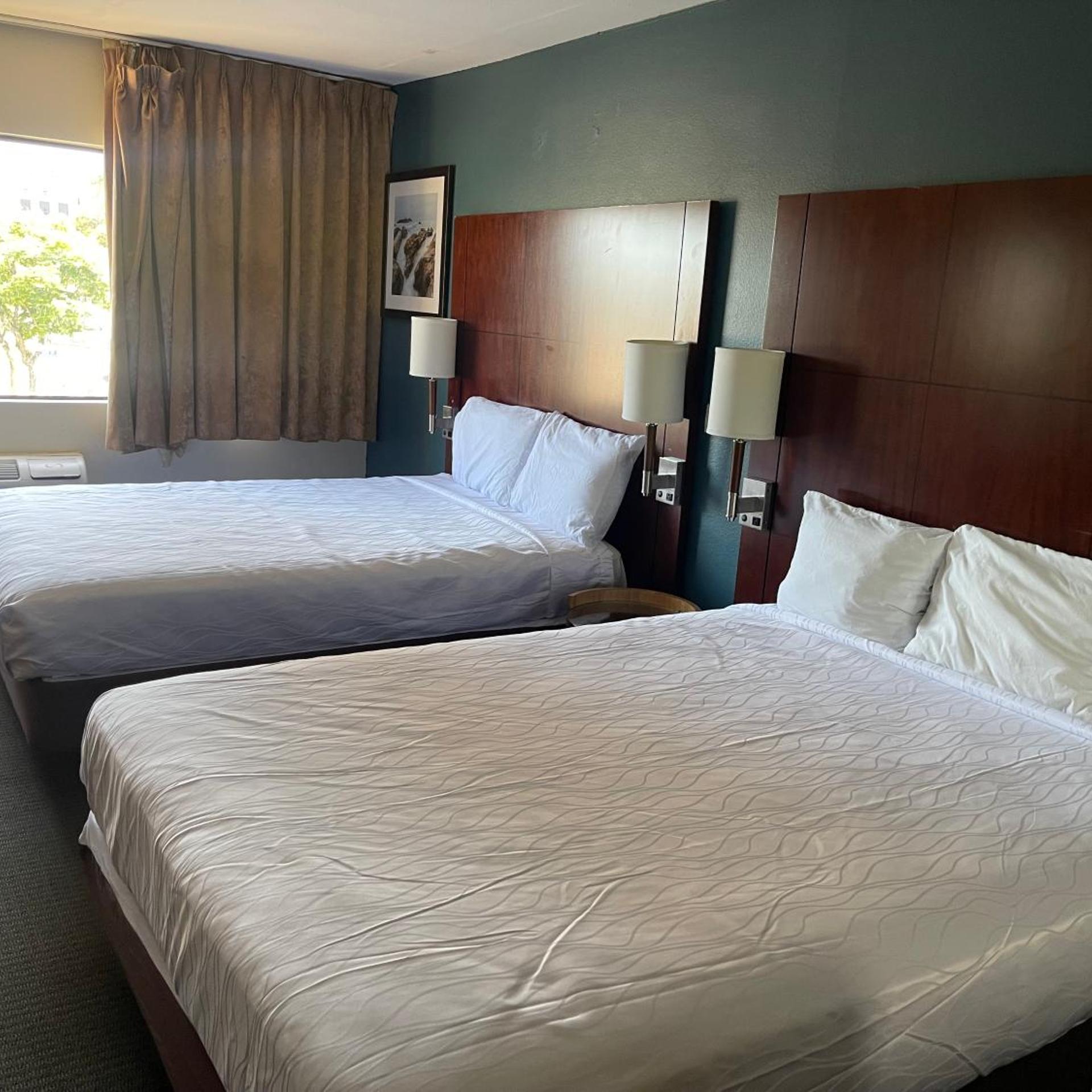 غرفة كلاسيكية رباعية، Portside Inn & Suites 5/10