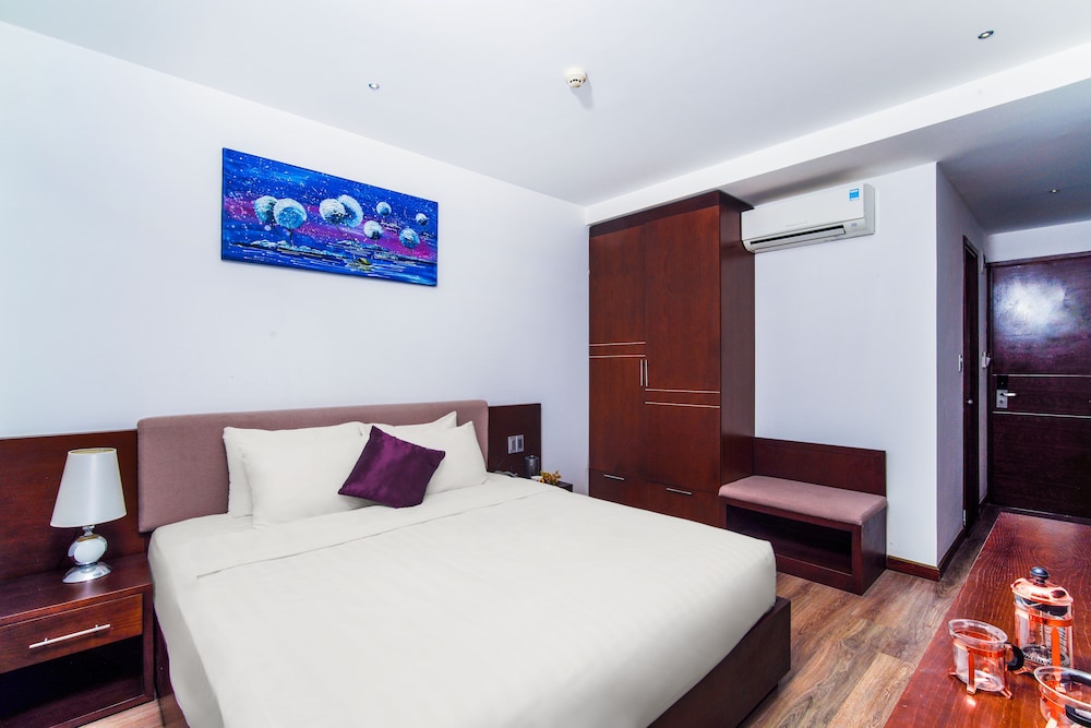 DELUXE, DOUBLE BED